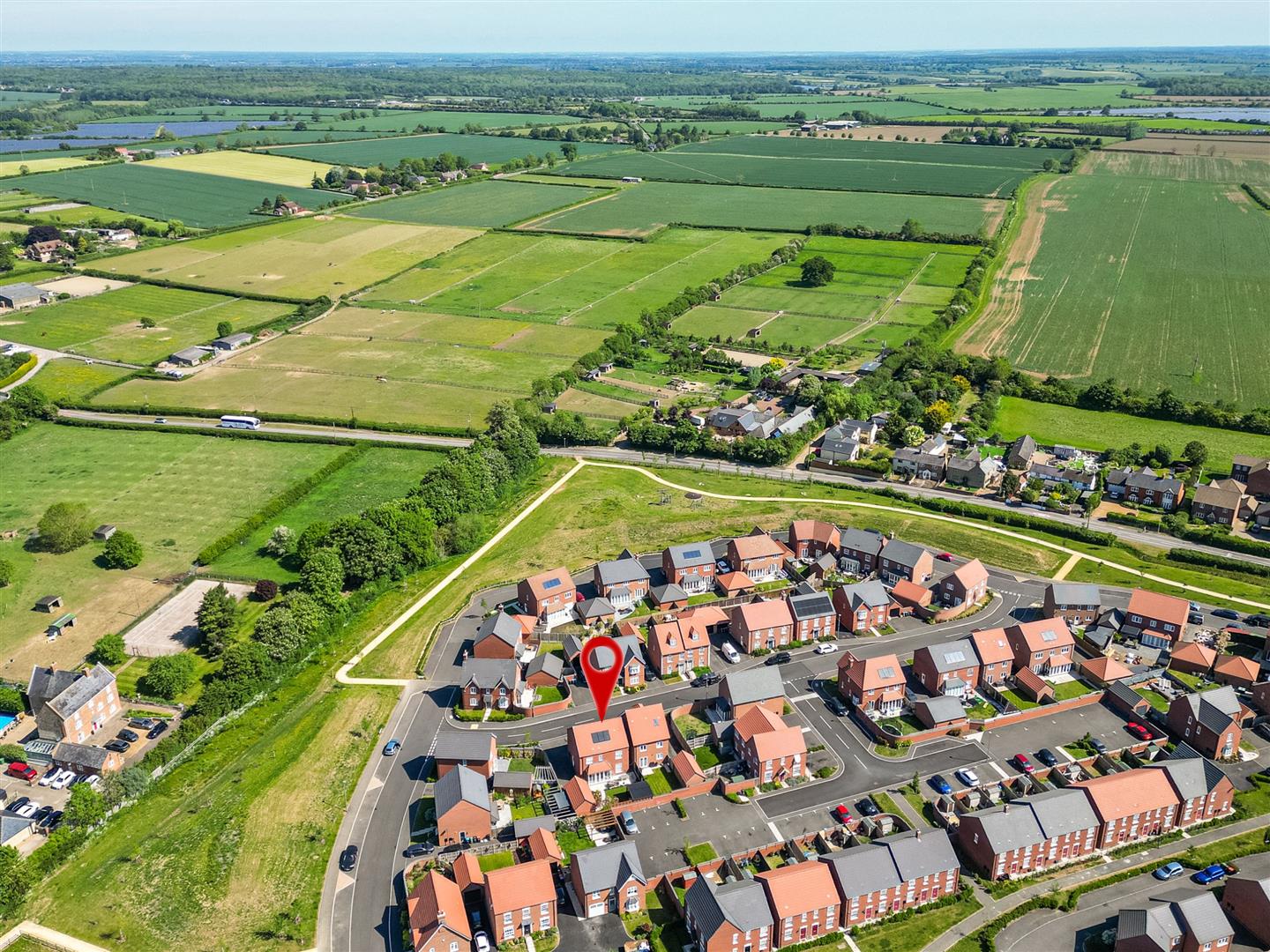4 bed property in Newcome Street, Hanslope